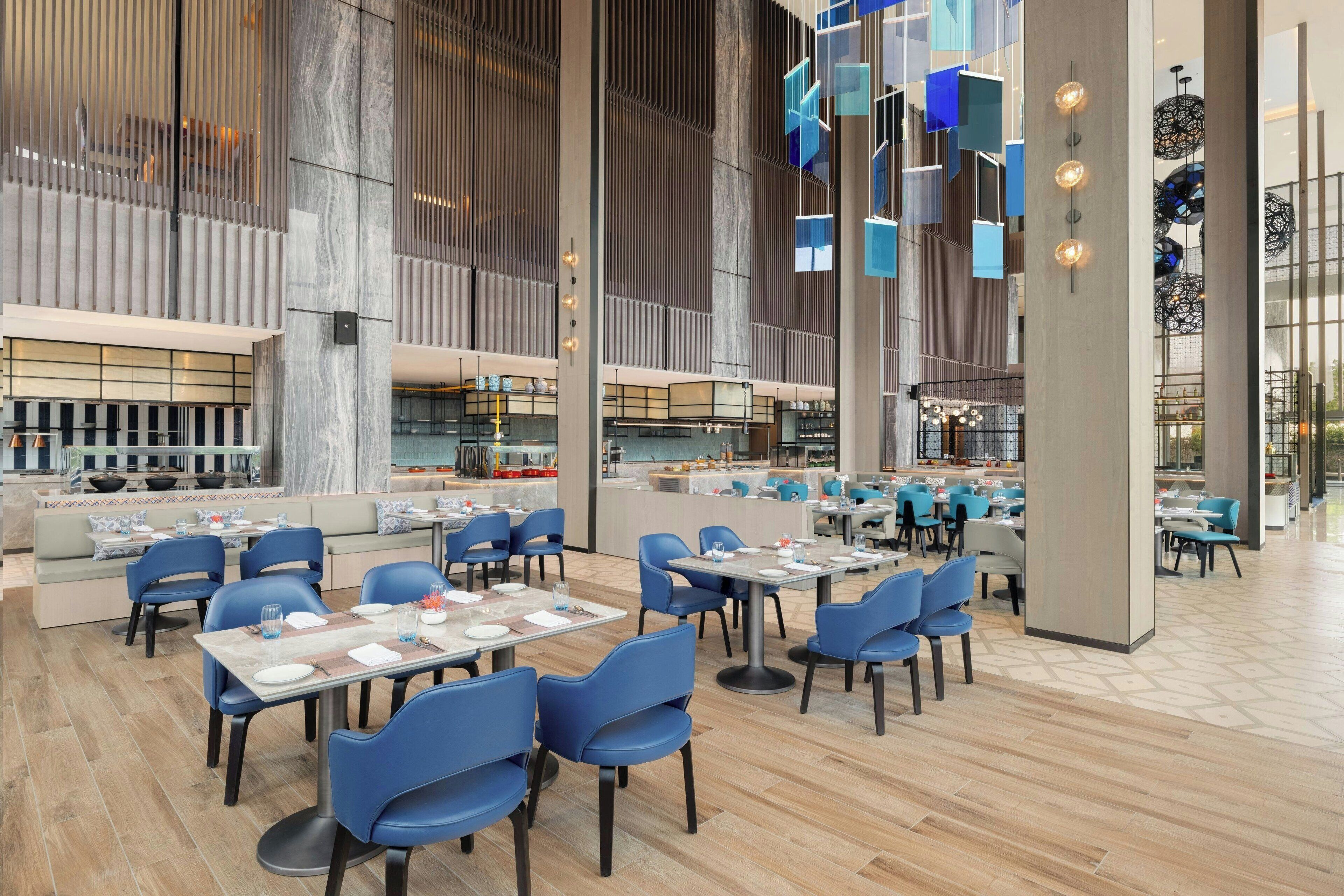 4 restaurants, breakfast, lunch, dinner served; international cuisine