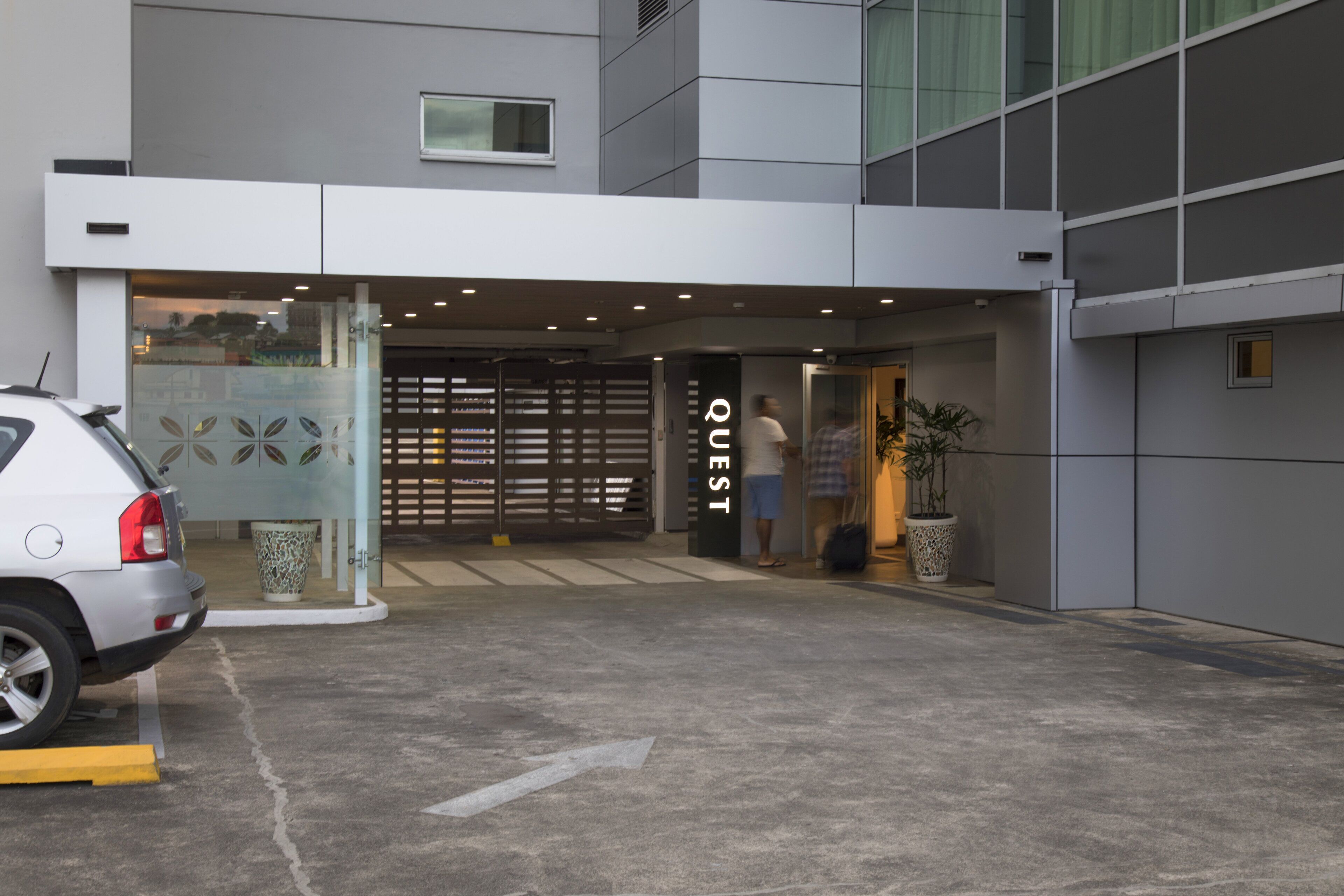 Ubetjent parkering (inkludert)