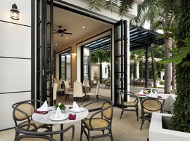 Breakfast, lunch, dinner served; international cuisine 