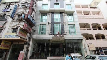 Mặt tiền nơi lưu trú