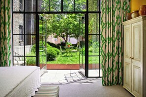 Internet - Crosby Street (New York)