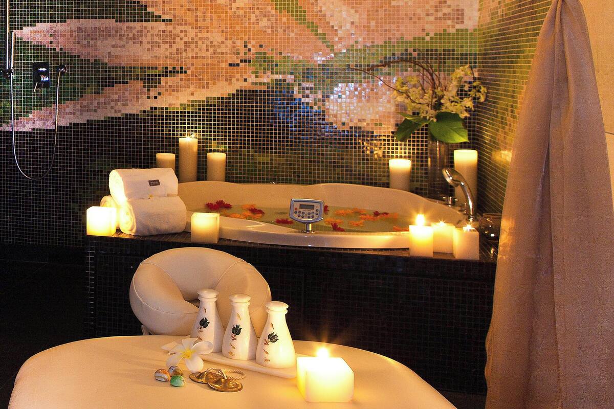 couples treatment room(s), sauna, hot tub, steam room, body treatments