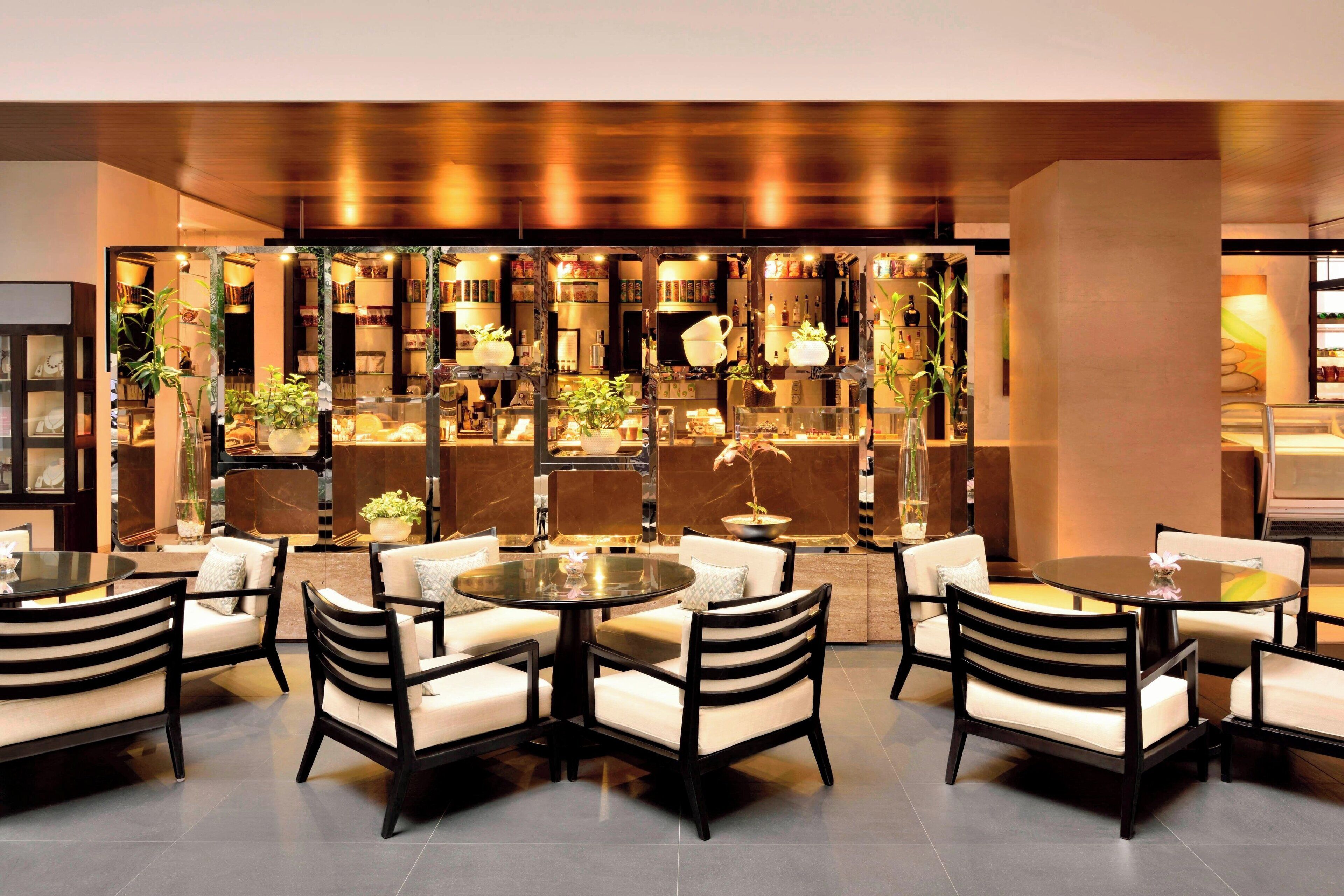 3 restaurants; breakfast, lunch, dinner and brunch served 