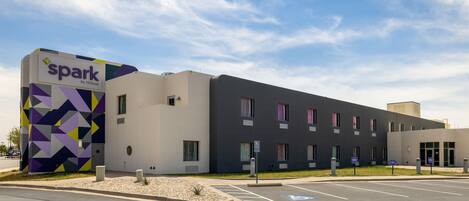 المنشأة من الخارج