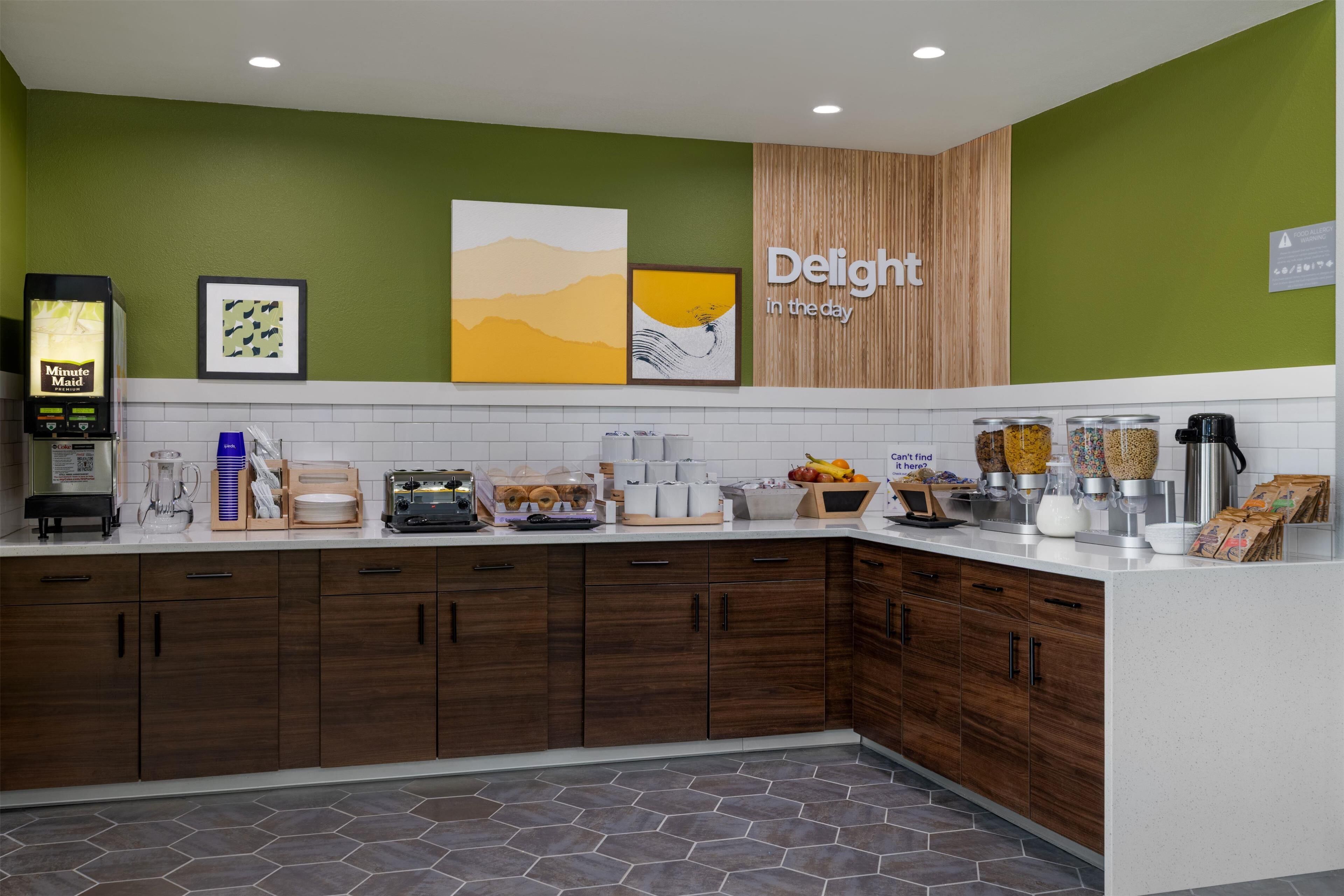 free daily continental breakfast