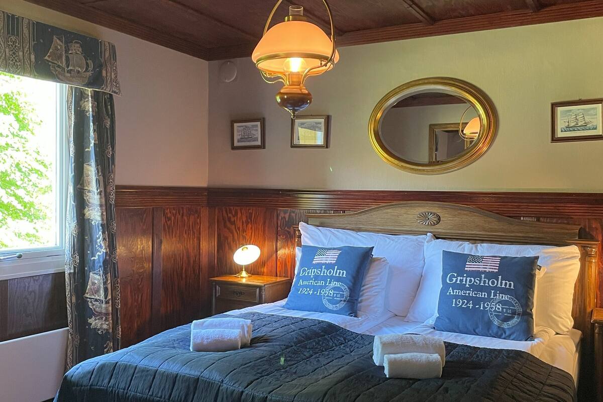 Jarle-Suiten | Blackout drapes, soundproofing, WiFi (free), bed sheets