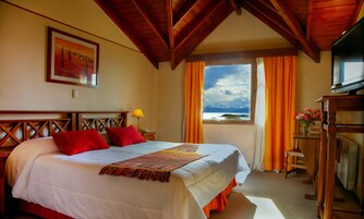 Double Room, Lake View | In-room safe, desk, soundproofing, free cribs/infant beds