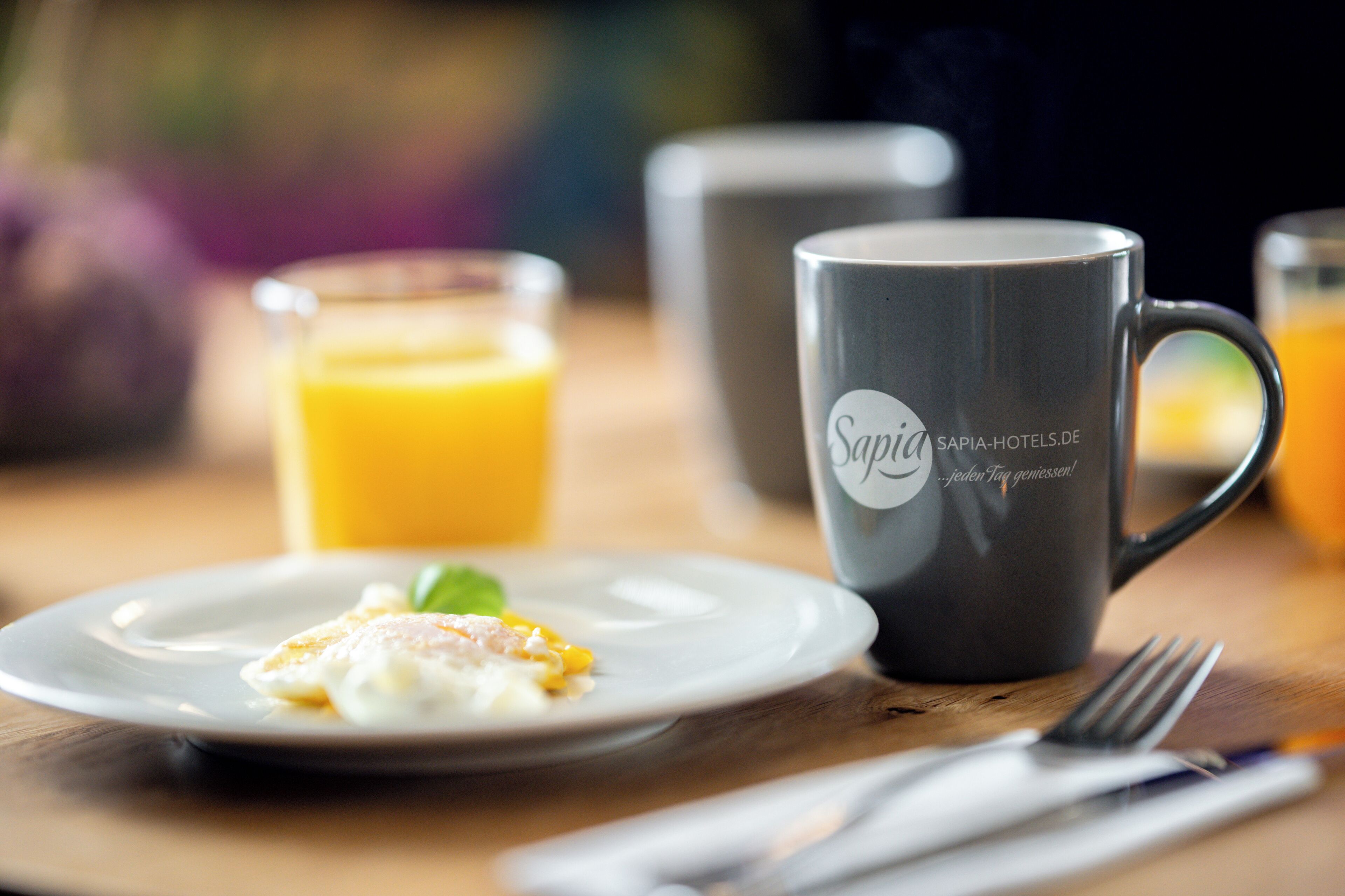 suite single use | premium bedding, in-room safe, desk, iron/ironing board