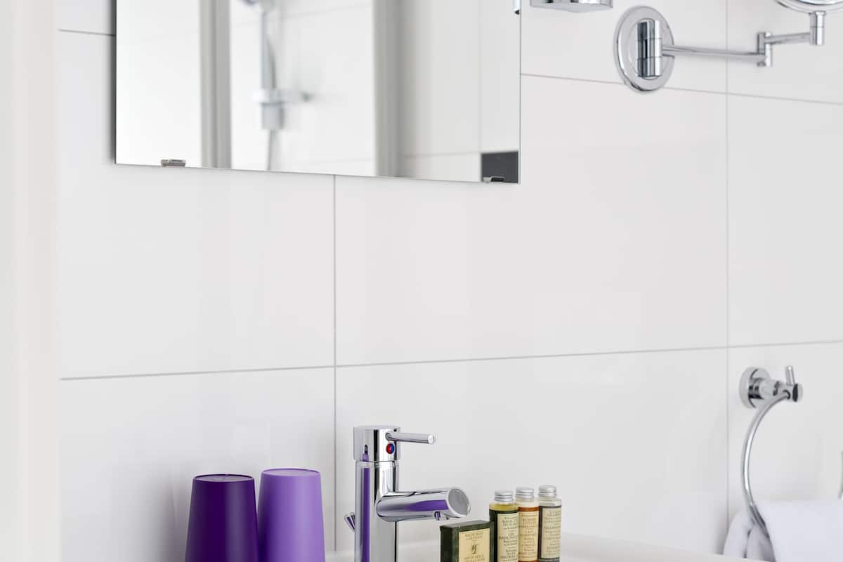 double room | bathroom sink