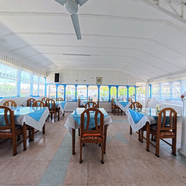 Food court