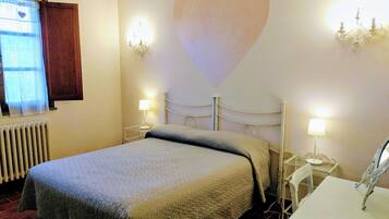 Apartment, 1 Doppelbett, Turm (Il Nido) | 2 Schlafzimmer, Verdunkelungsvorhänge, Bügeleisen/Bügelbrett