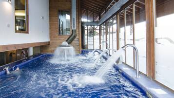 Sauna, hot tub, steam room, Turkish bath/hammam, body treatments