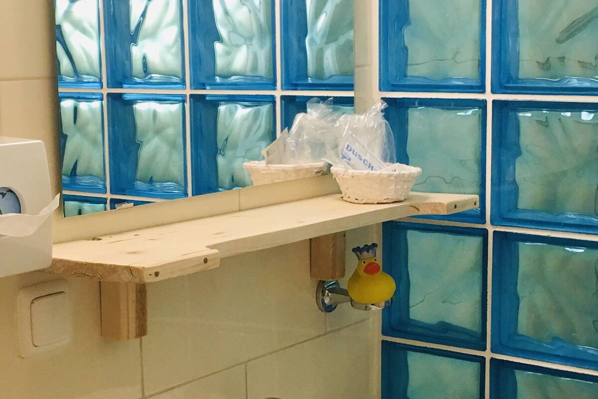 single room | desk, free wifi, bed sheets