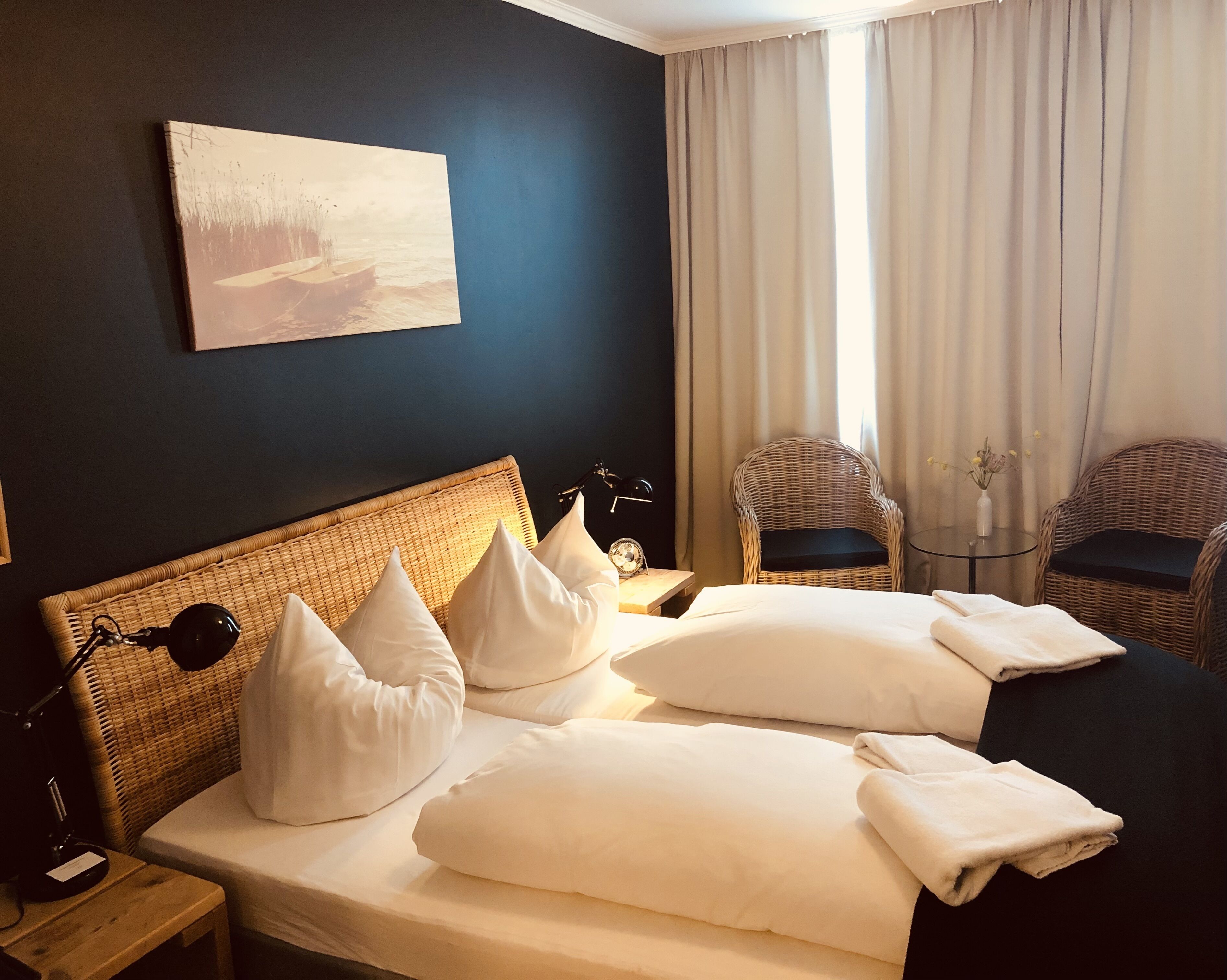 Double Room | Desk, free WiFi, bed sheets