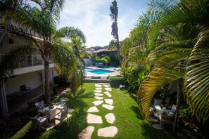 Outdoor pool, pool loungers