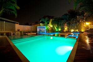 Outdoor pool, pool loungers