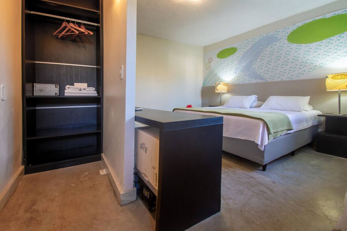 Minibar, in-room safe, desk, laptop workspace
