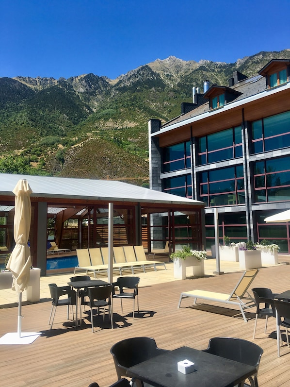 Innenpool, Liegestühle