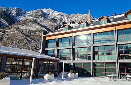 Fachada de la propiedad. SOMMOS Hotel Aneto