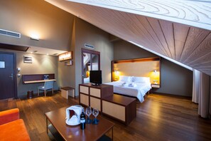 Premium bedding, down duvets, pillow-top beds, minibar