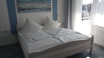 Tweepersoonskamer, 1 queensize bed | Individueel gemeubileerd, gratis wifi, beddengoed