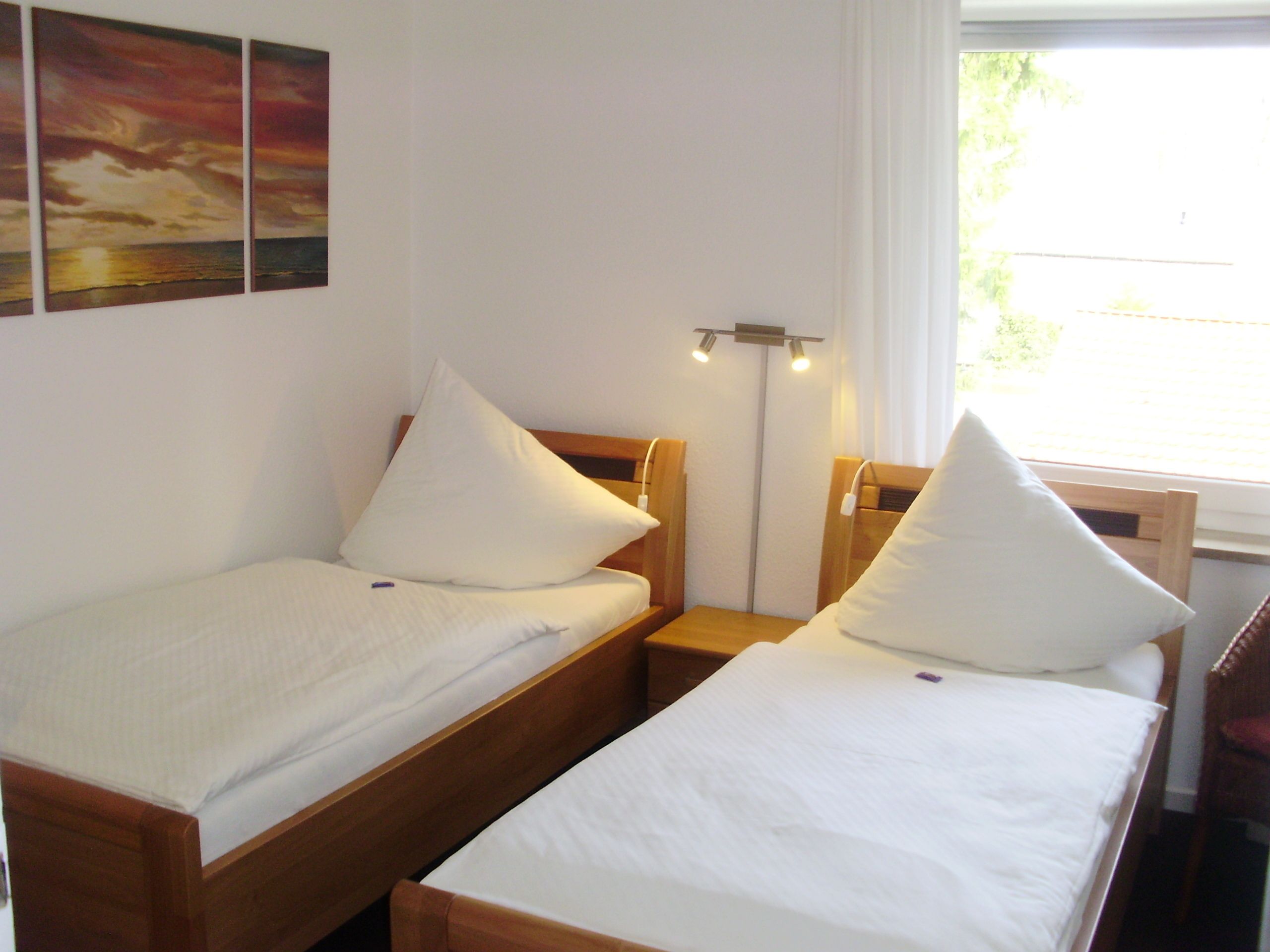 economy twin room, 2 single beds | room amenity