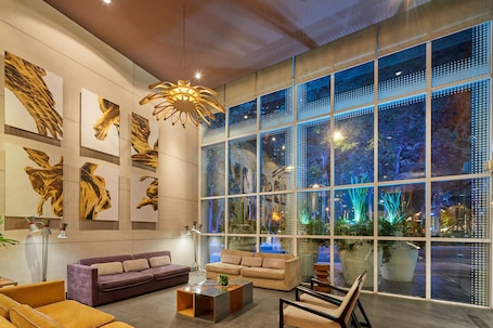 Lobby. City Express Plus by Marriott Ciudad de México Reforma El Ángel