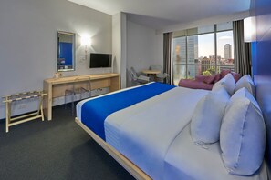 Down duvets, in-room safe, desk, blackout curtains - City Express Plus by Marriott Ciudad de México Reforma El Ángel (Mexico City)