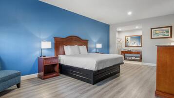 スタンダード ルーム キングベッド 1 台 禁煙 冷蔵庫 & 電子レンジ | ミニバー、デスク、アイロン / アイロン台、WiFi (無料)