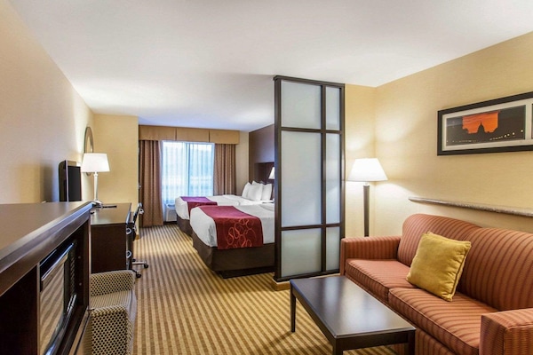 1 bedroom, premium bedding, pillowtop beds, desk