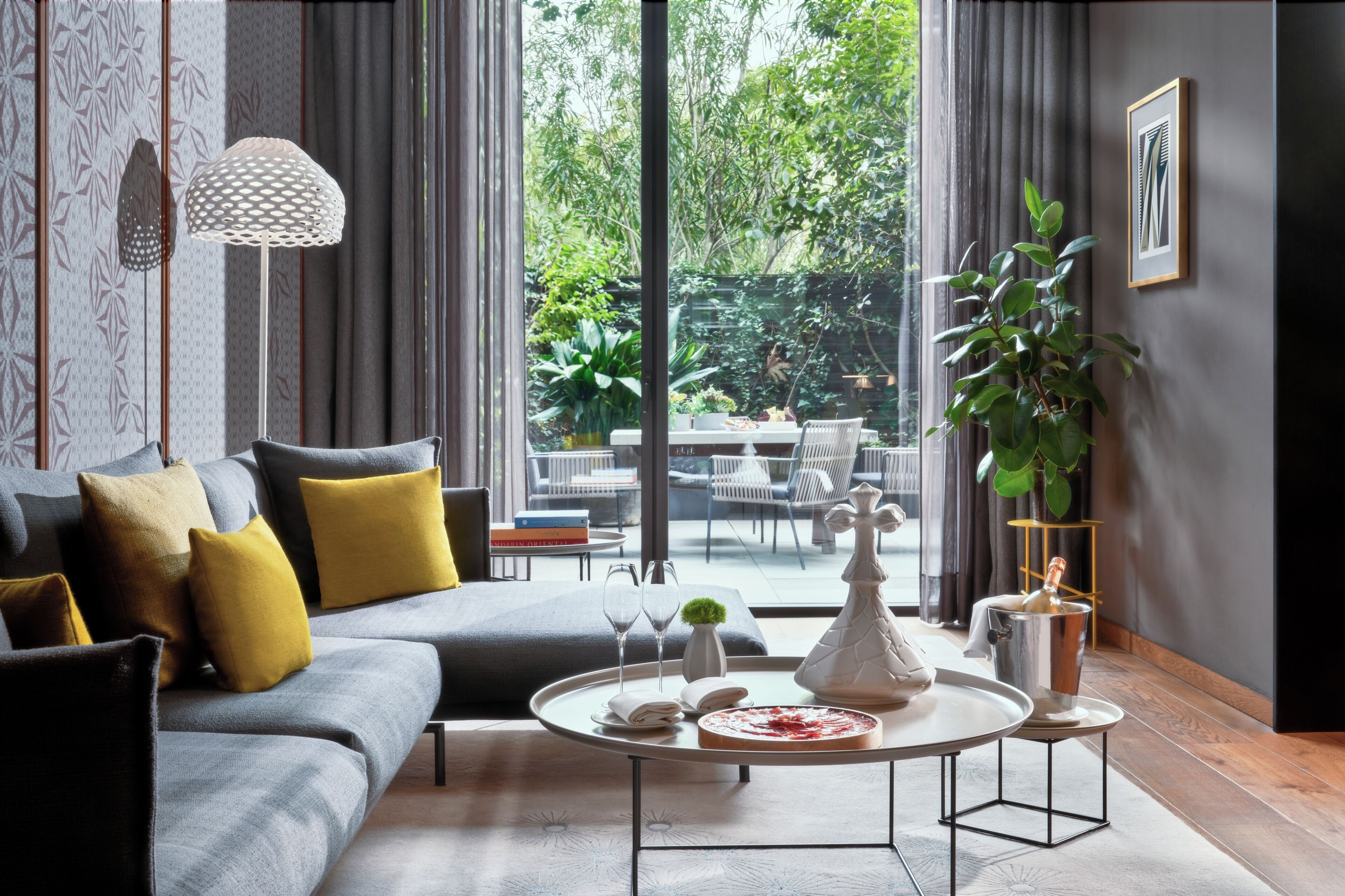 Suite, 1 King Bed, Terrace