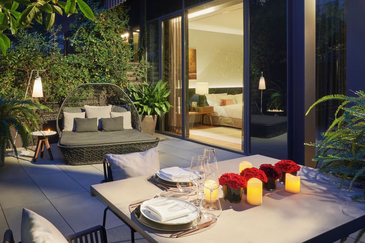 Suite, 1 King-Bett, Terrasse | Hochwertige Bettwaren, Daunenbettdecken, Minibar, Zimmersafe