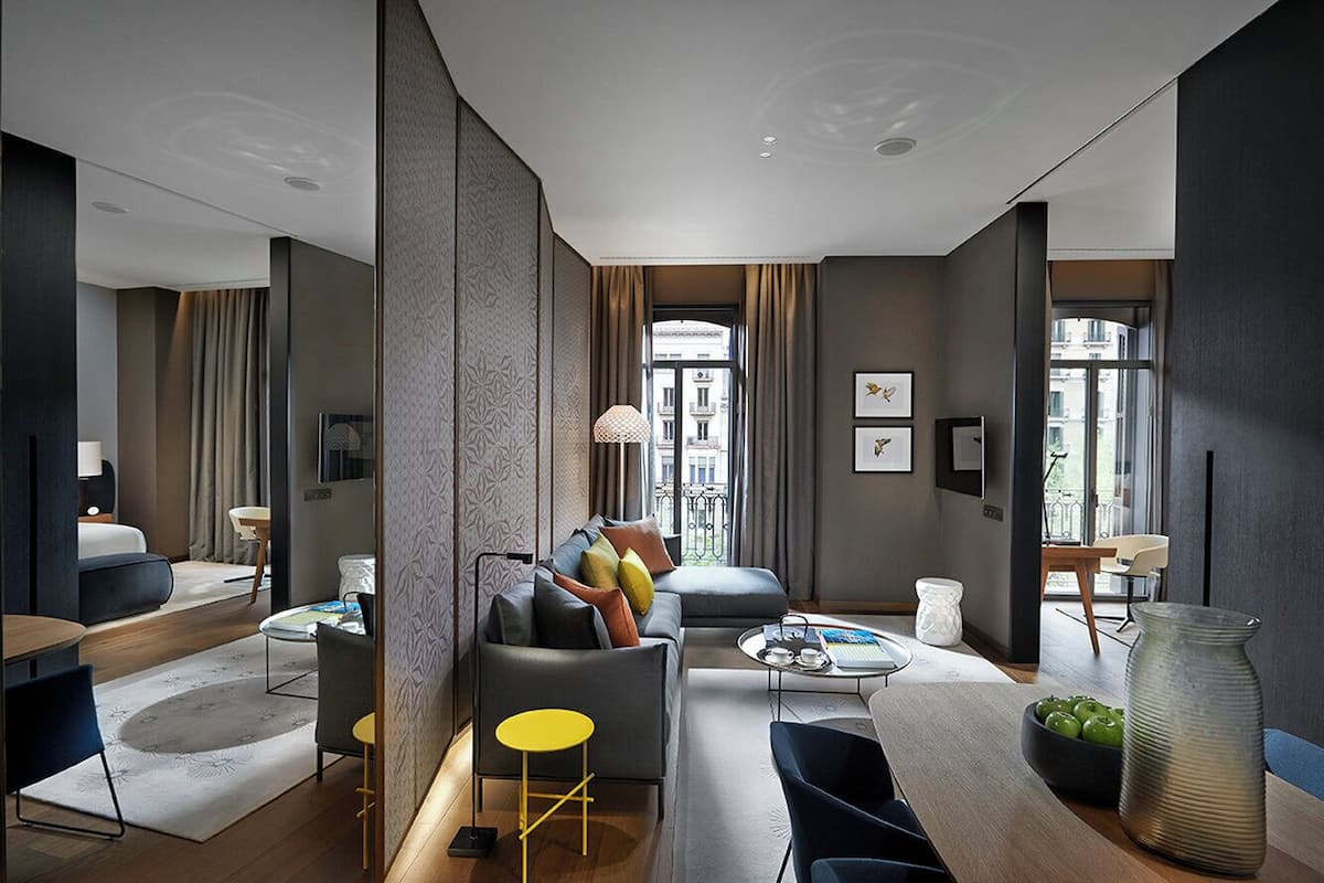 1 habitación, ropa de cama de alta calidad, cubrecamas y minibar