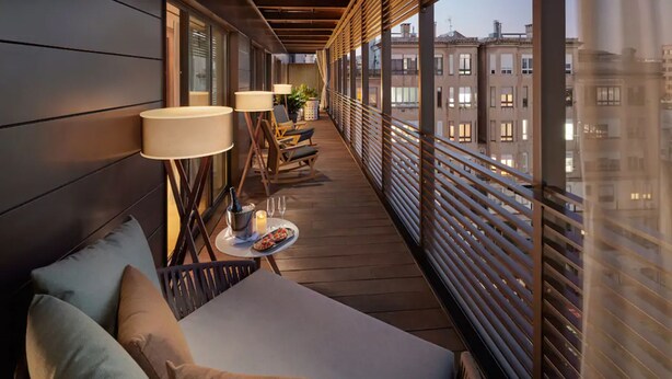 Suite, 1 kingsize-seng, terrasse | Utsikt fra balkong