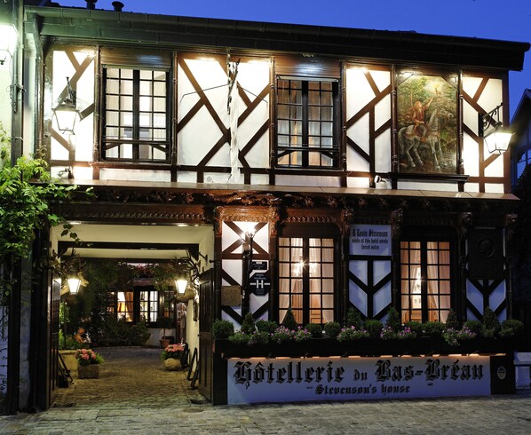 Front of property – evening/night