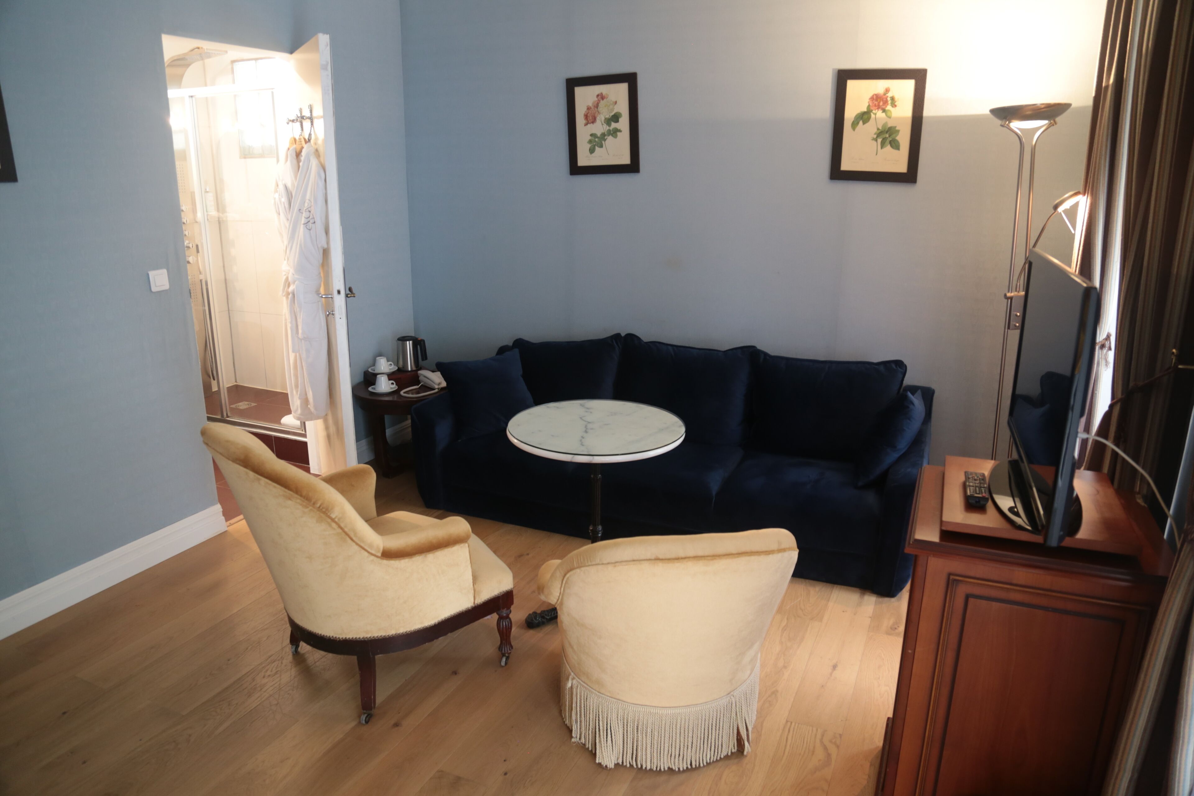 deluxe double room | premium bedding, minibar, in-room safe, individually decorated