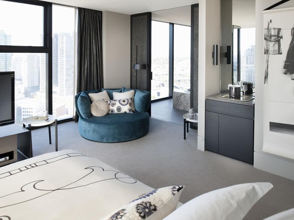 suite (apartment) | minibar, in-room safe, iron/ironing board, free wifi