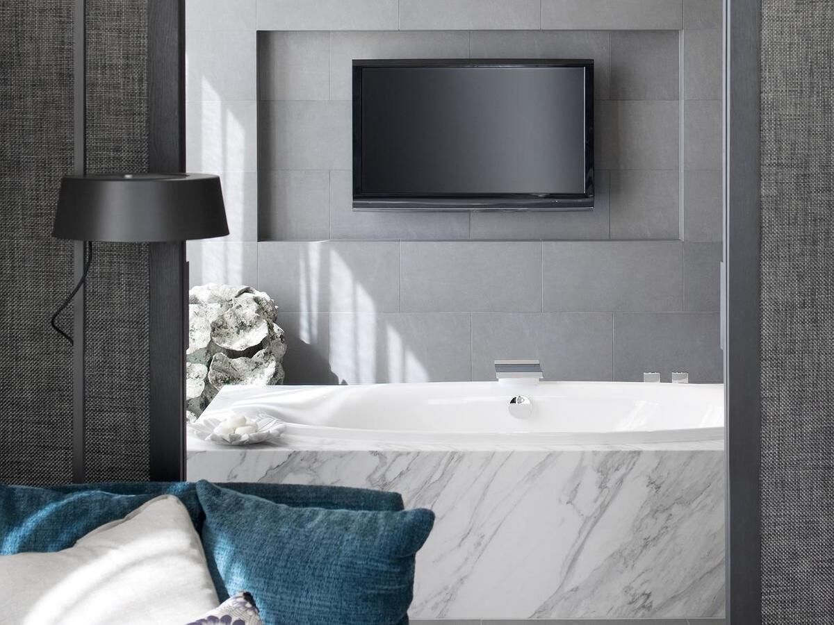 suite (apartment) | bathroom | shower, rainfall showerhead, hair dryer, towels