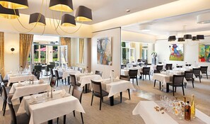 Dinner served - Hotel Villa Medici (Bad Schoenborn)