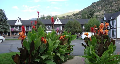 Silver Spruce Inn