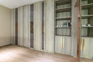 Family Grand Deluxe Suite - Andakira Hotel (Patong)