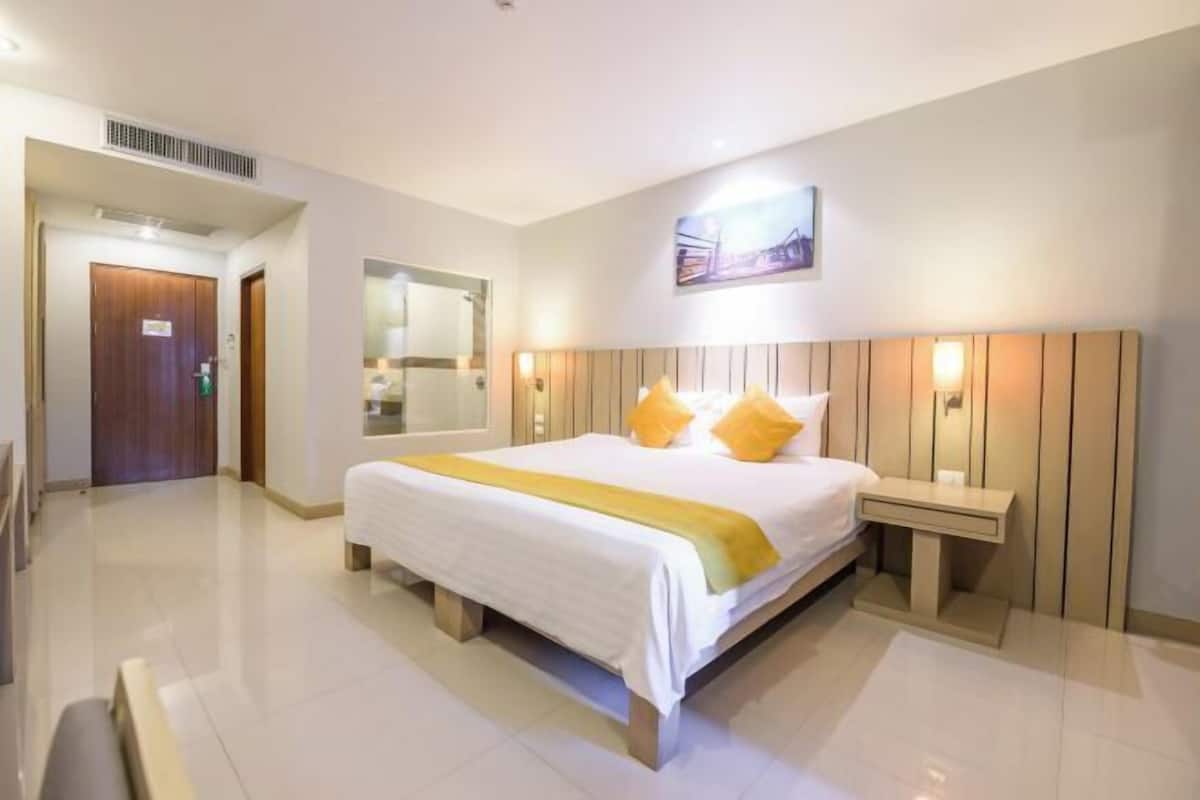 In-room safe, desk, laptop workspace, blackout curtains