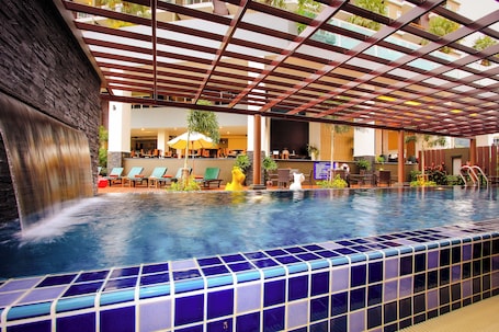 2 outdoor pools, pool umbrellas, sun loungers