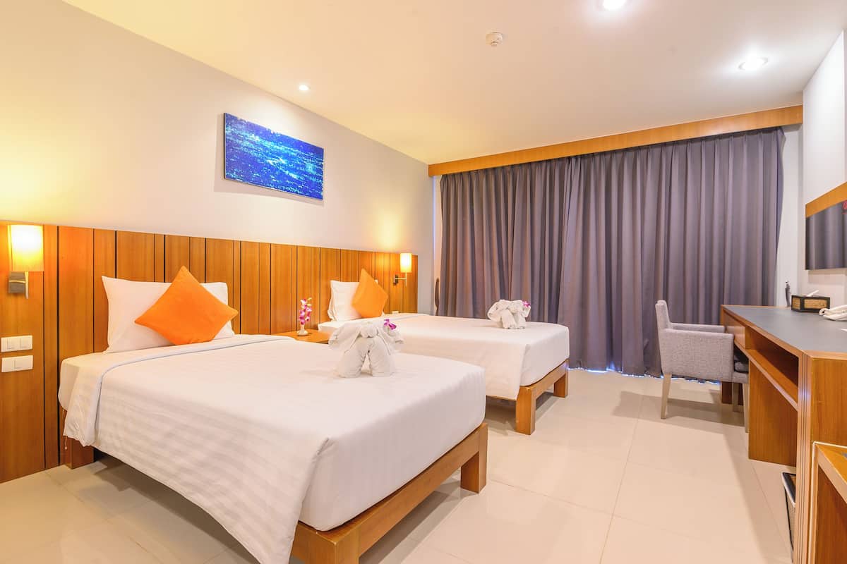 Deluxe Pool Access Room | In-room safe, desk, laptop workspace, blackout curtains