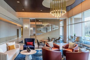 Déjeuner, dîner et souper servis sur place, vue sur le jardin 