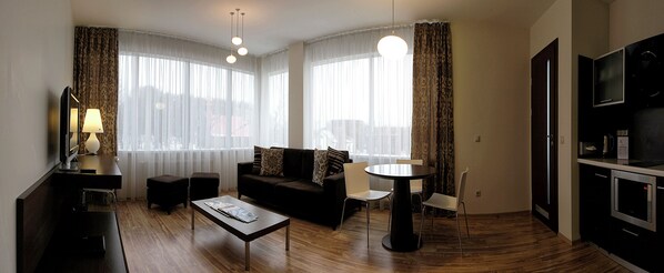 Standard-Apartment, 2 Schlafzimmer | Eigene Küche | Kühlschrank, Mikrowelle, Wasserkocher mit Kaffee-/Teezubehör