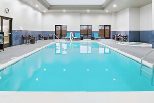 室内游泳池
