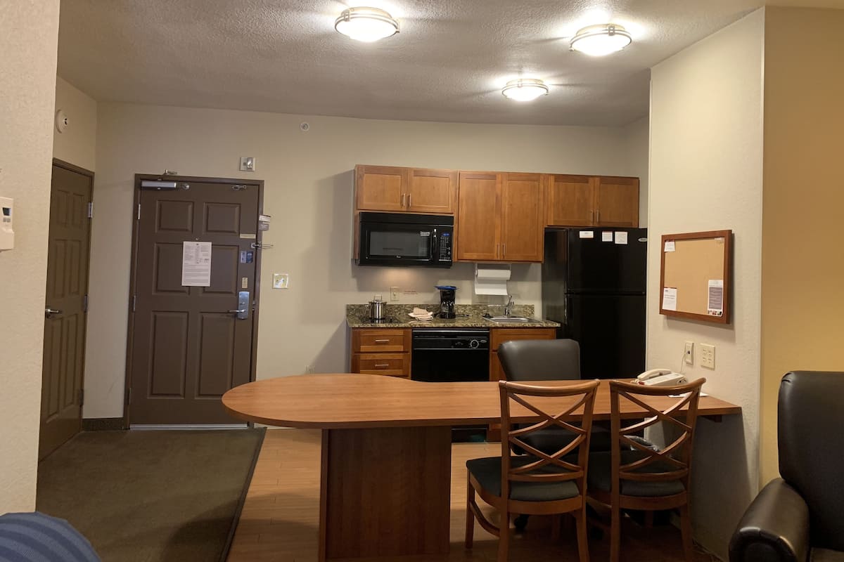 In-room safe, desk, soundproofing, iron/ironing board