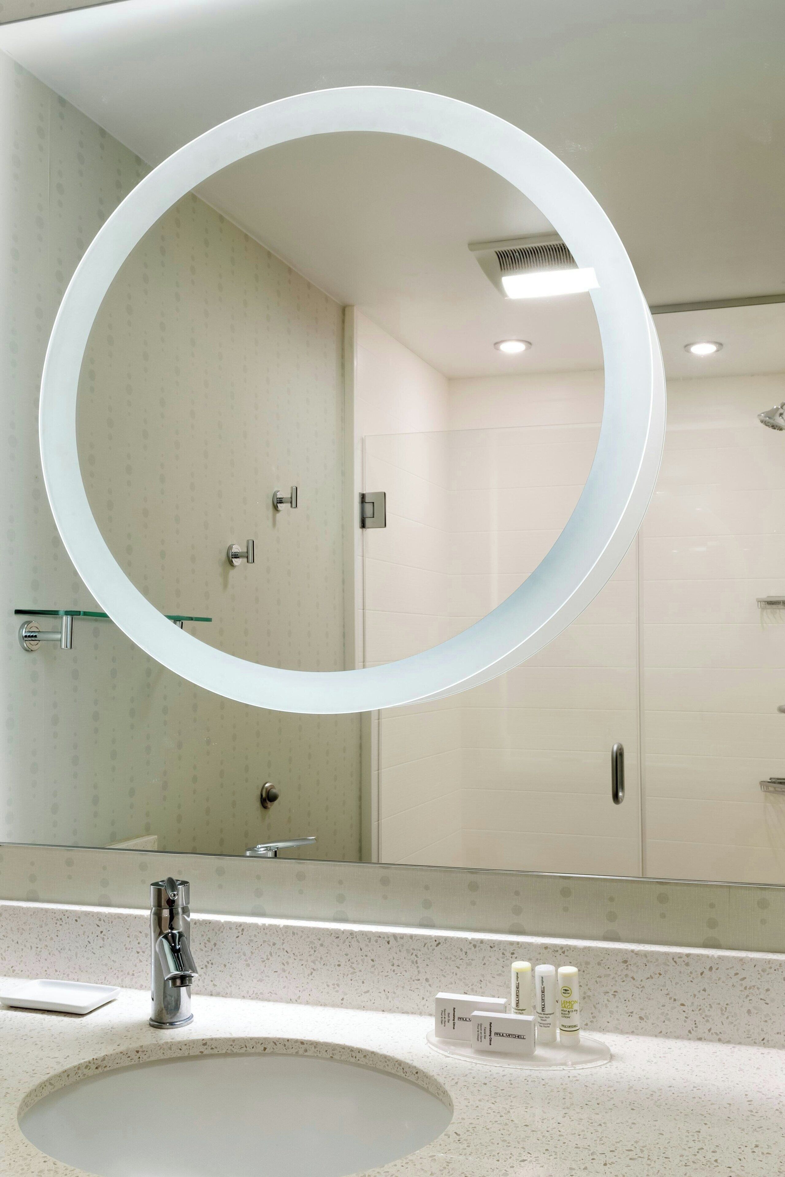 combined shower/bathtub, free toiletries, hair dryer, towels