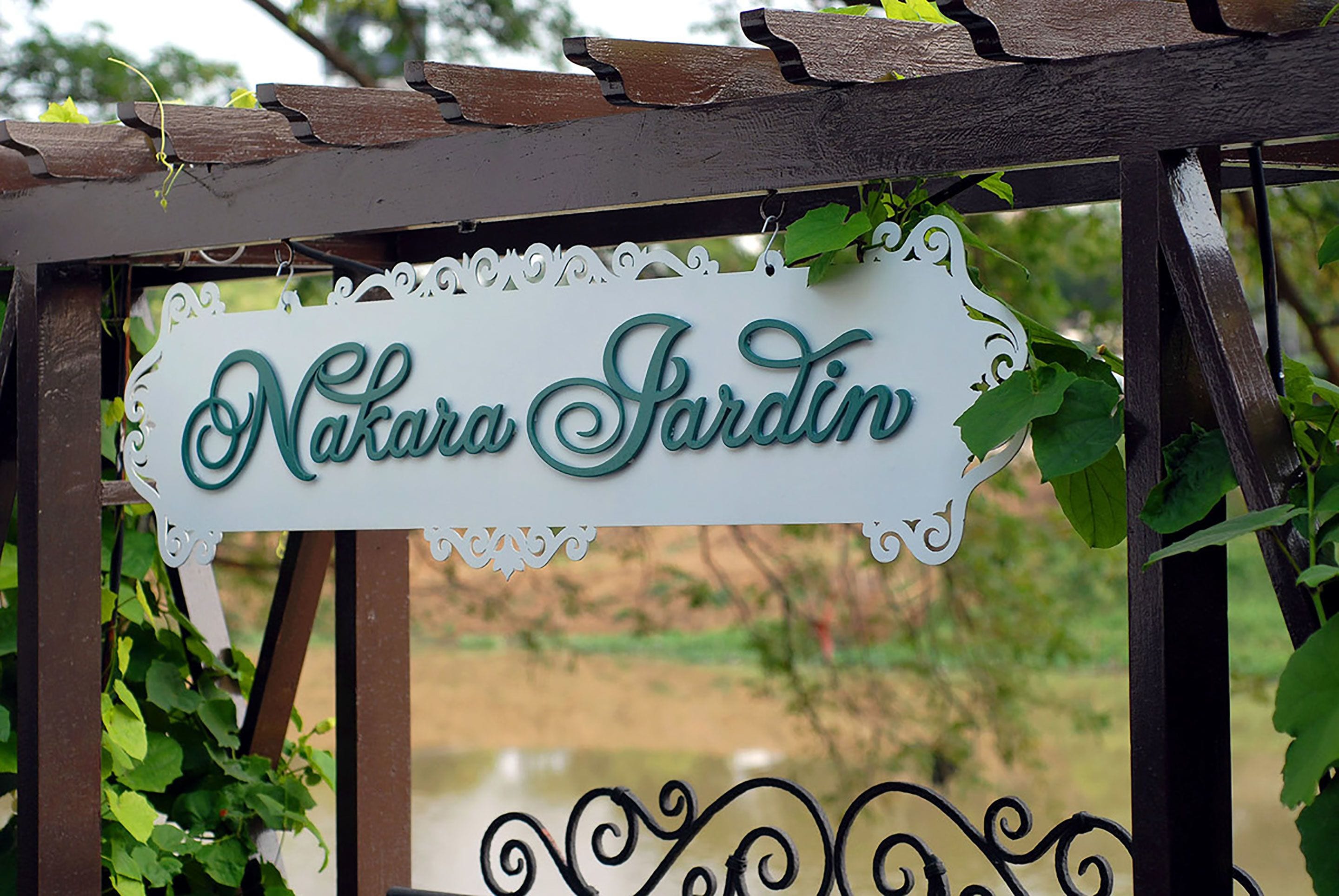 breakfast, lunch, dinner served; thai cuisine